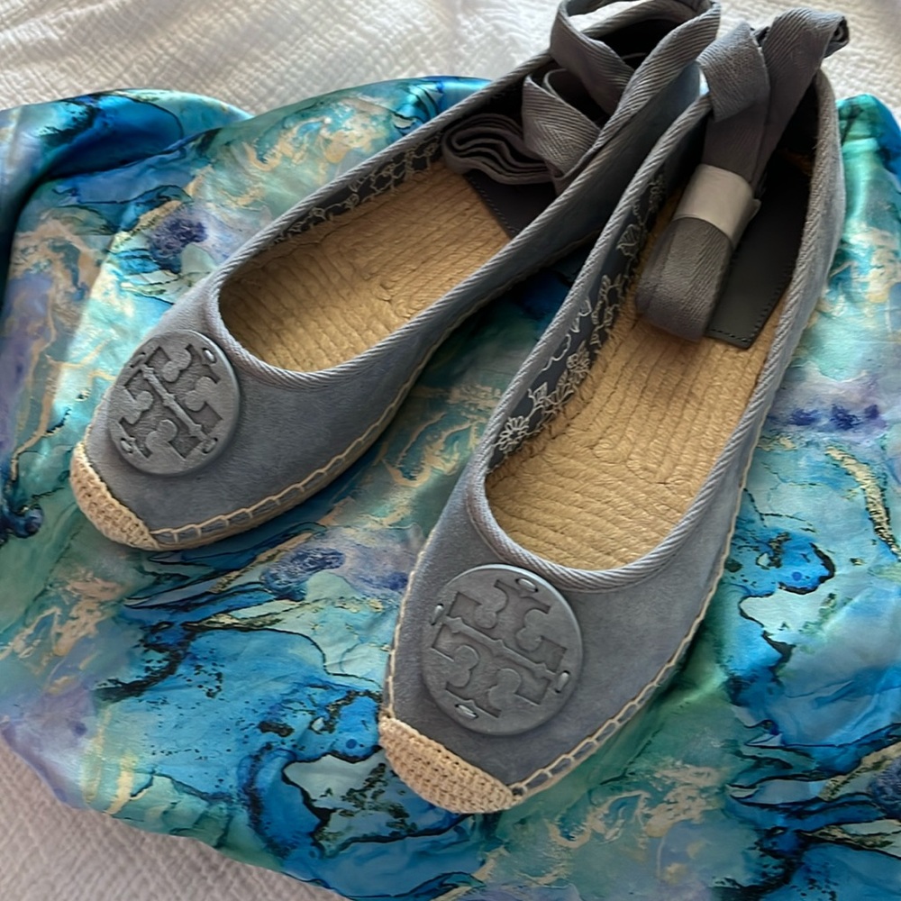 Tory Burch Suede Sandals Size 9 New in Box.